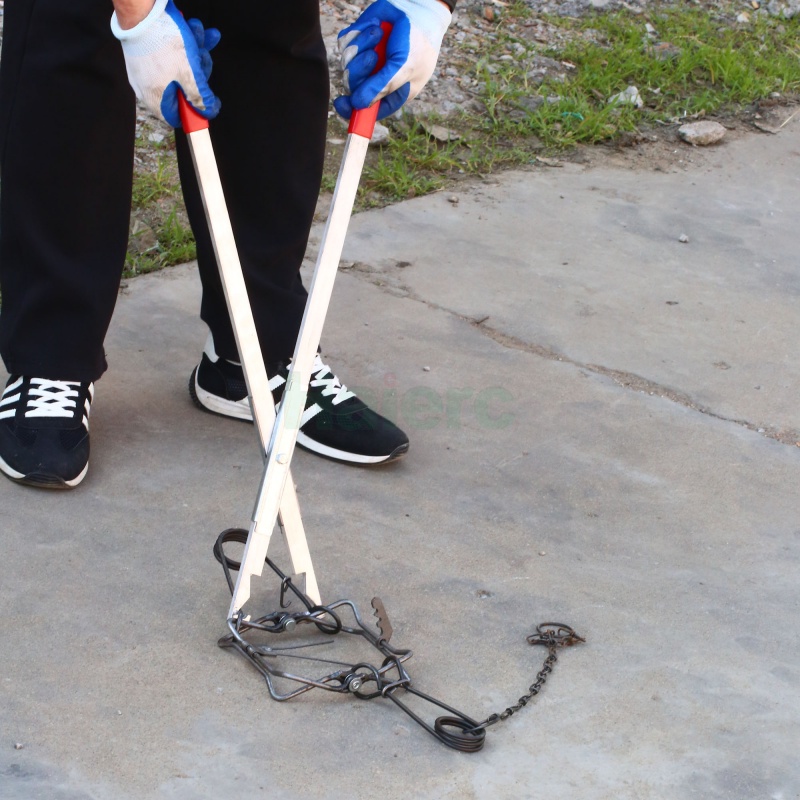 HC2715 X Spring Leg Trap Auxiliary Setting Tool 60.5cm Long Metal Handle with Red Grip for Trap Handling