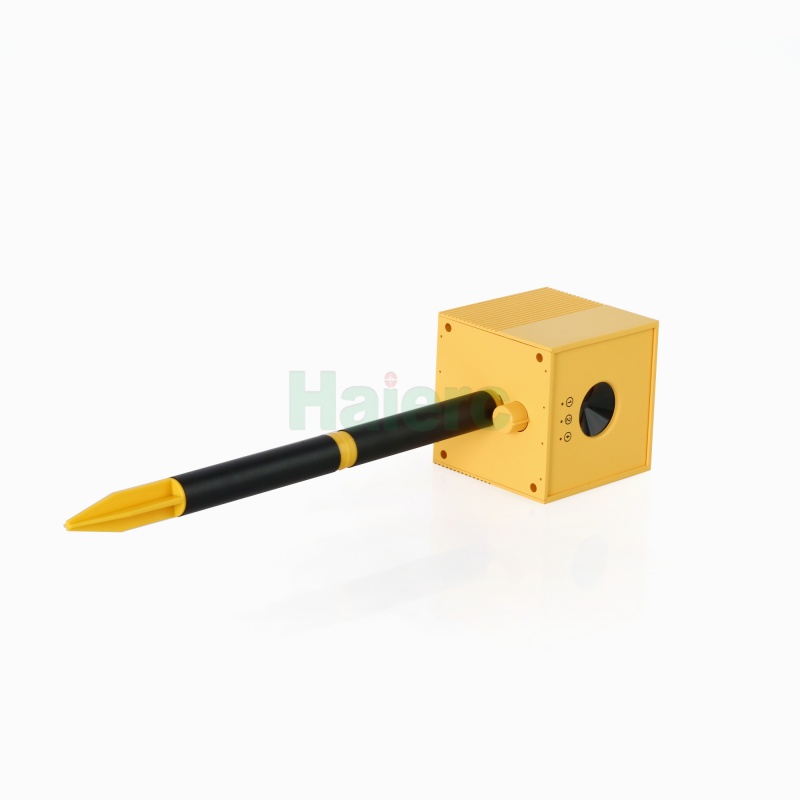 Solar Powered Ultrasonic Bird Repeller Mouse Repellent Square Plastic Design for Garden, Lawn, Farm and Outdoor Pest Control
