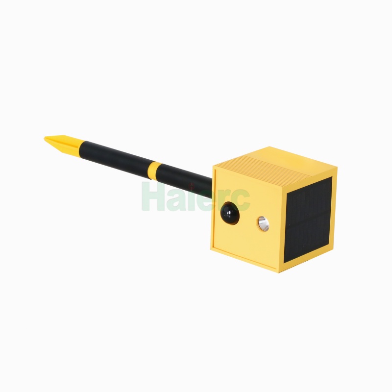Solar Powered Ultrasonic Bird Repeller Mouse Repellent Square Plastic Design for Garden, Lawn, Farm and Outdoor Pest Control